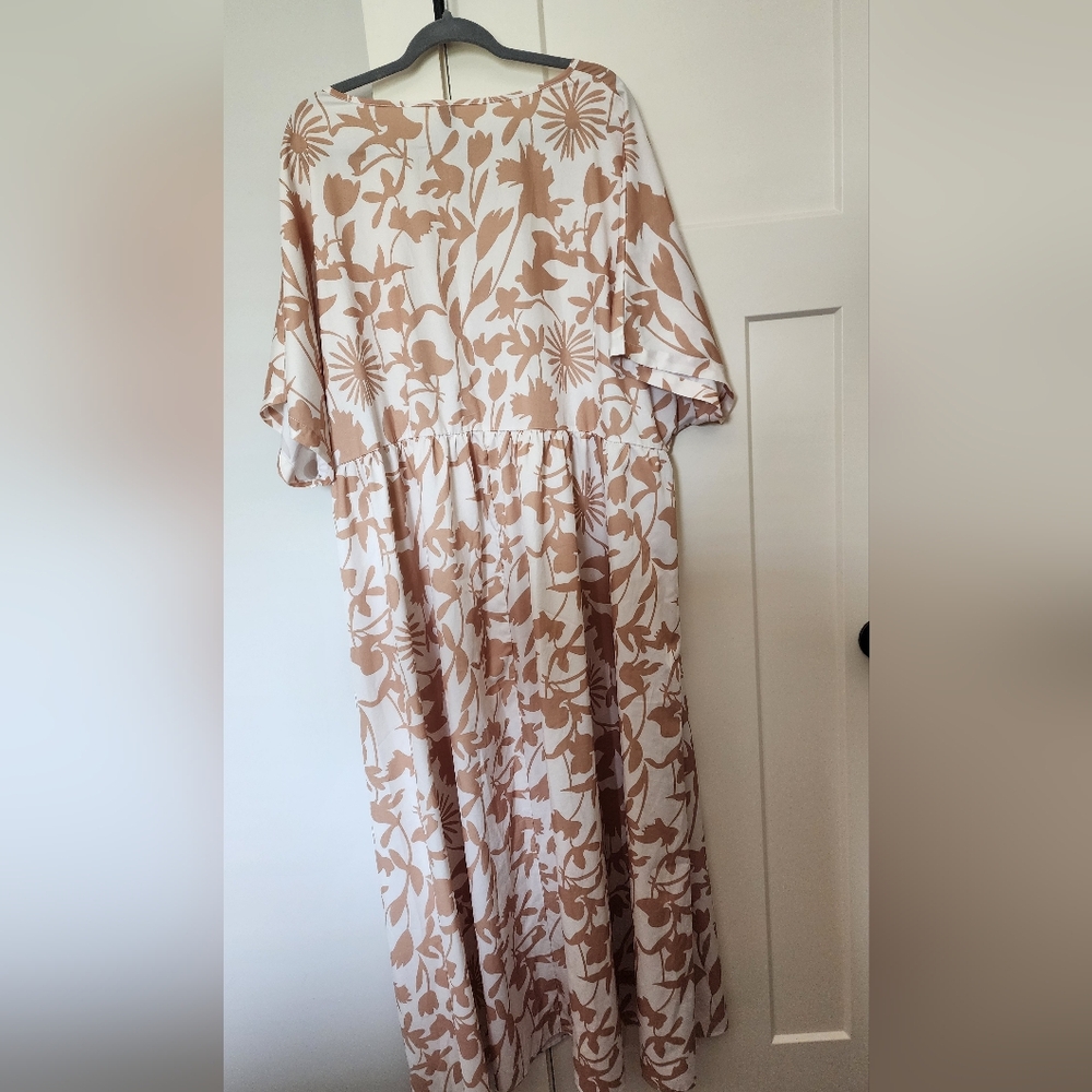 Shein Curve Floral Print V-Neck Short Sleeve Maxi Dress Cream & Tan SZ 5XL